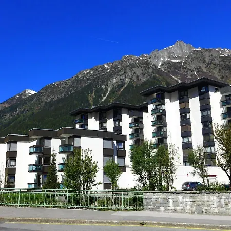 Апартаменты L'aiguille Du Midi-8 By Interhome